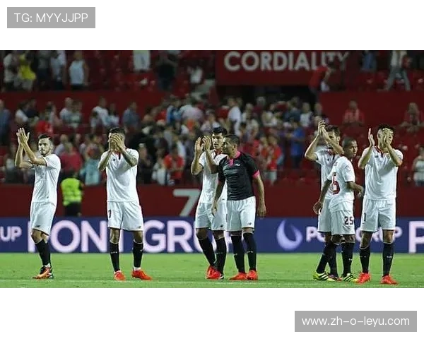 塞维利亚恩内西里甩头反弹直入——一记跨越时光的坚持之光